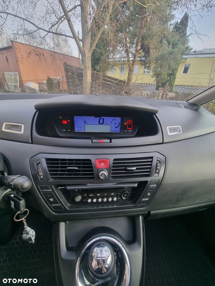 Citroën C4 Grand Picasso 1.8 16V Advance - 10