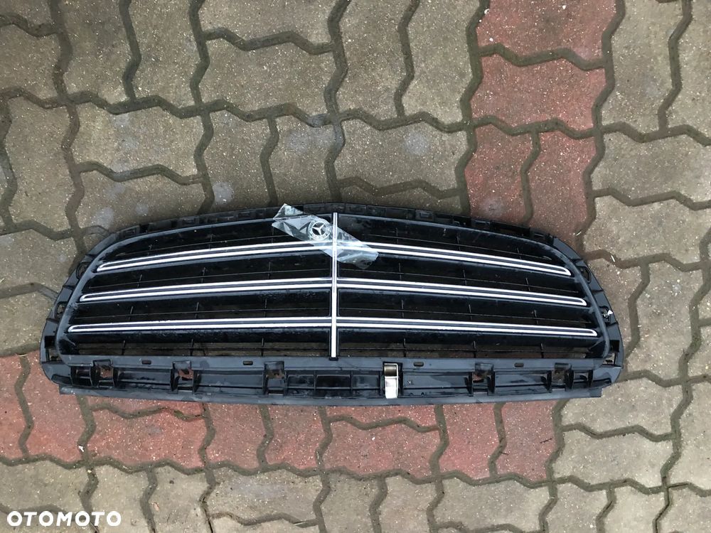 Atrapa grill Mercedes C klasa W205 elegance - 2