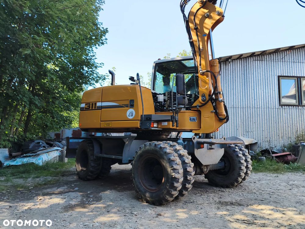 Liebherr A311 - 14