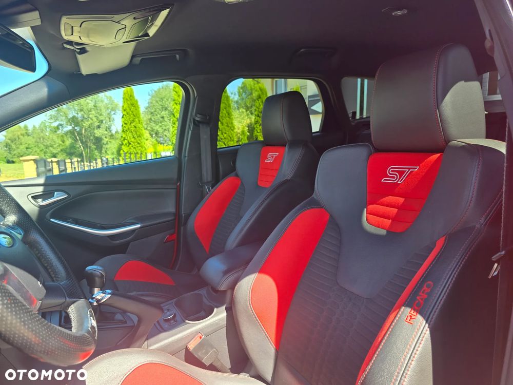 Ford Focus 2.0 EcoBoost ST - 20