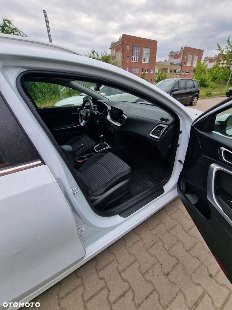 Kia Ceed 1.5 T-GDI M - 5