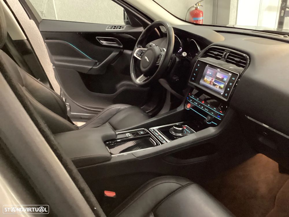 Jaguar F-Pace 2.0 i4D Portfolio Aut. - 17