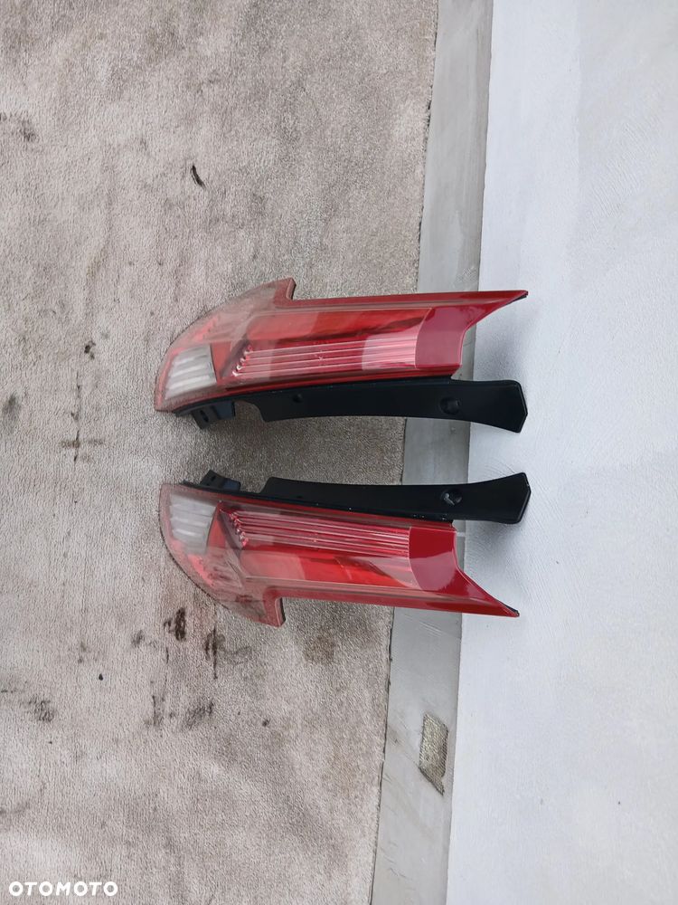 LAMPA TYLNA LEWA I PRAWA CITROEN C 4 PICASSO ROK 06/10 - 4
