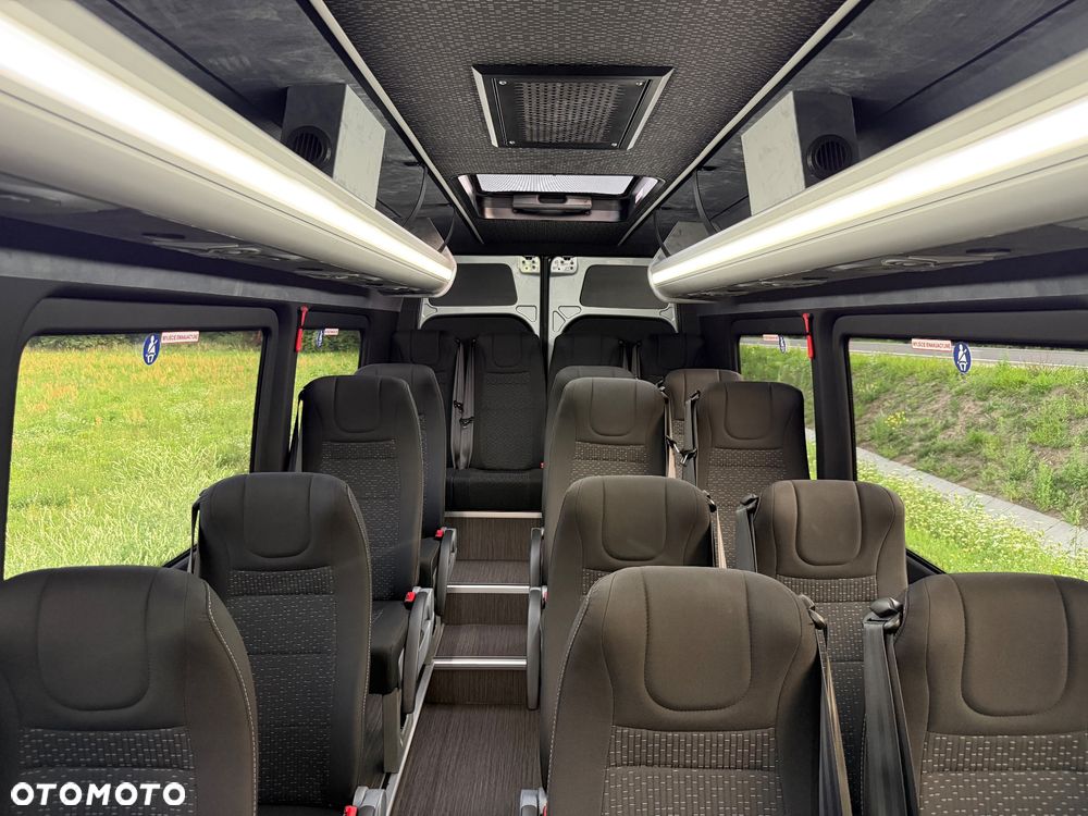 Mercedes-Benz Sprinter 519 - 30