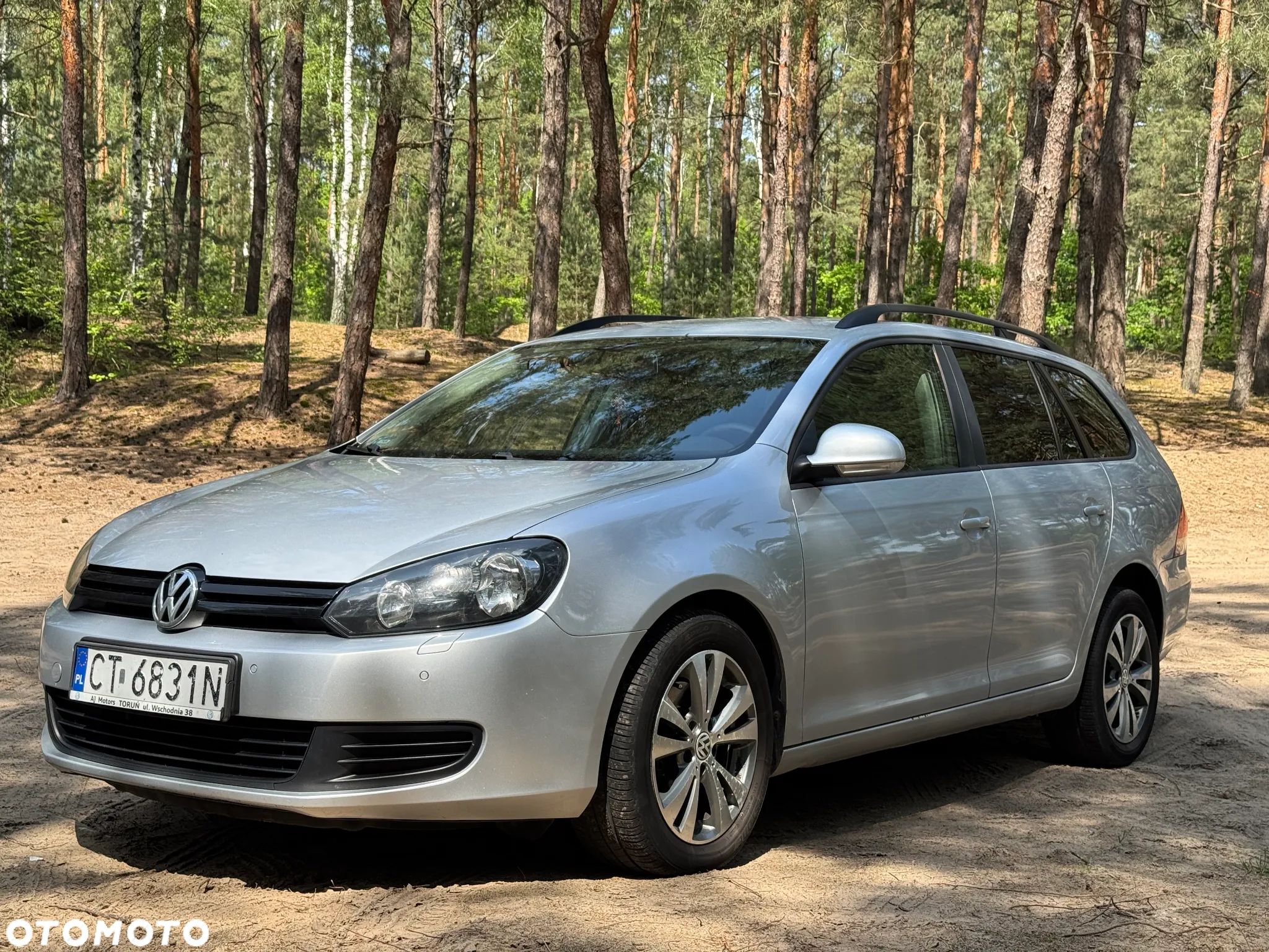 Volkswagen Golf VI 1.6 TDI Comfortline - 1