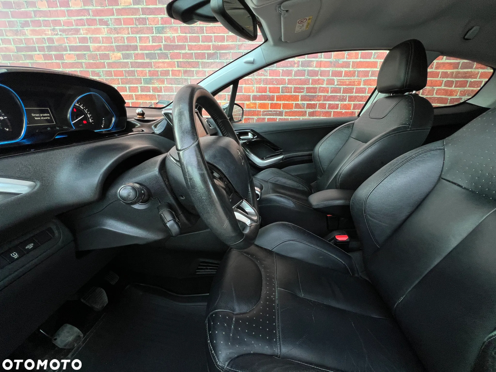 Peugeot 208 1.6 THP Allure - 10