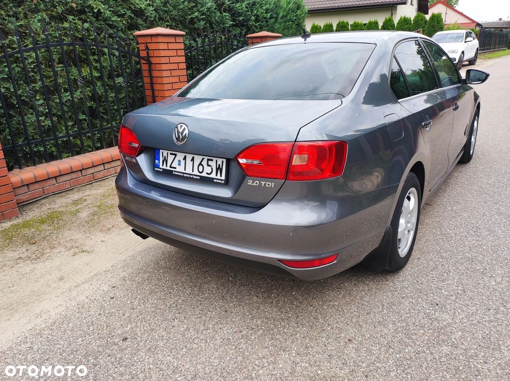 Volkswagen Jetta 2.0 TDI Highline DSG - 13