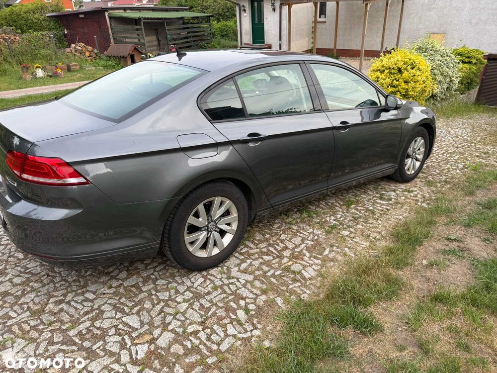 Volkswagen Passat - 5