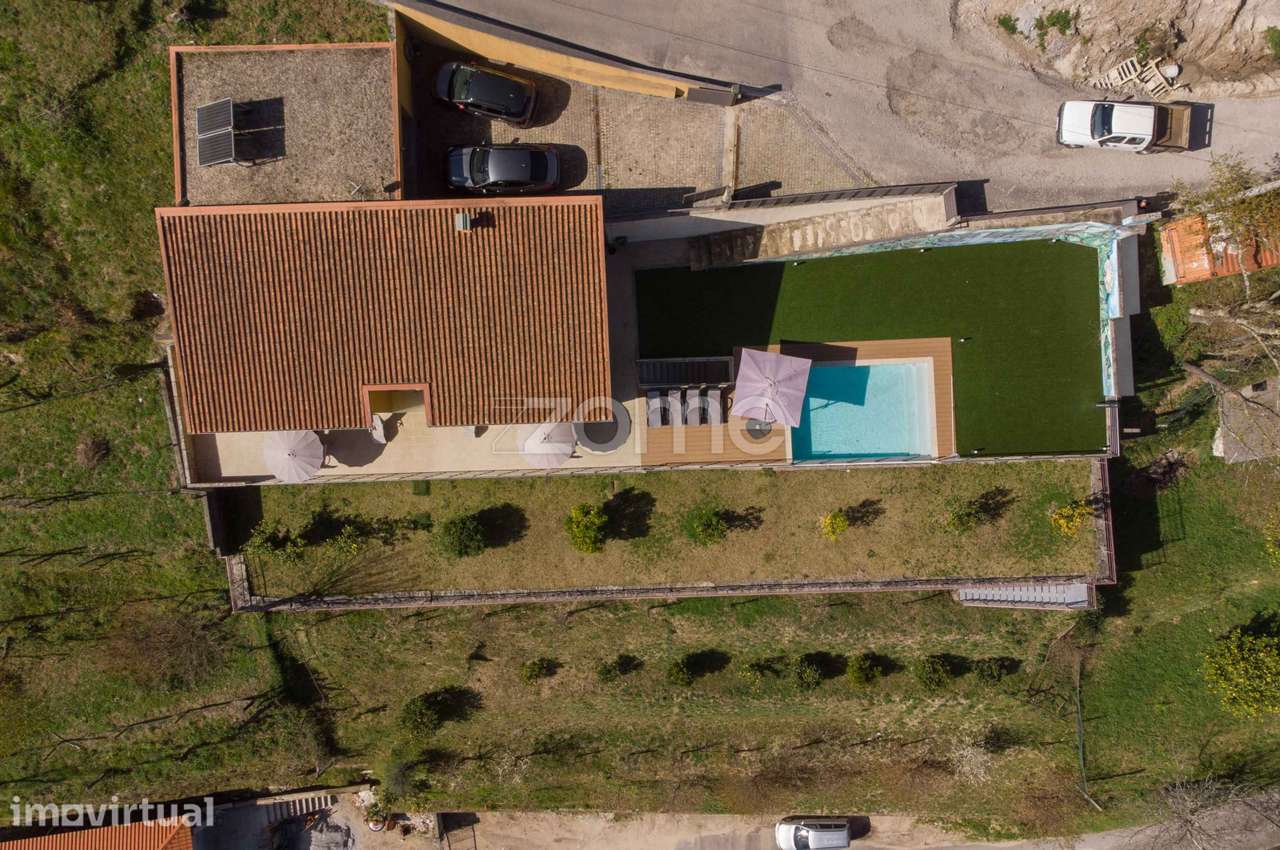 Moradia individual com piscina e garagem em Rio Caldo -Terras de Bouro - Grande imagem: 4/40