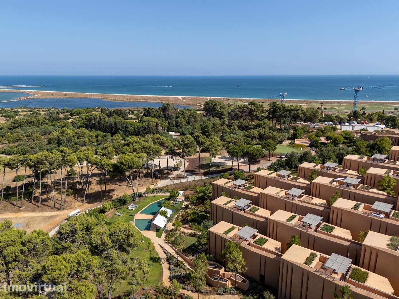 LUXUOSO APARTAMENTO T1+1 COM ALTO POTENCIAL DE RENTABILIZAÇÃO EM PALMA - Grande imagem: 3/36