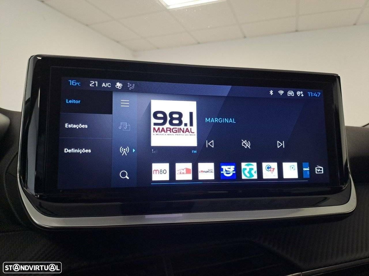 Peugeot 2008 1.2 PureTech Allure EAT8 - 19