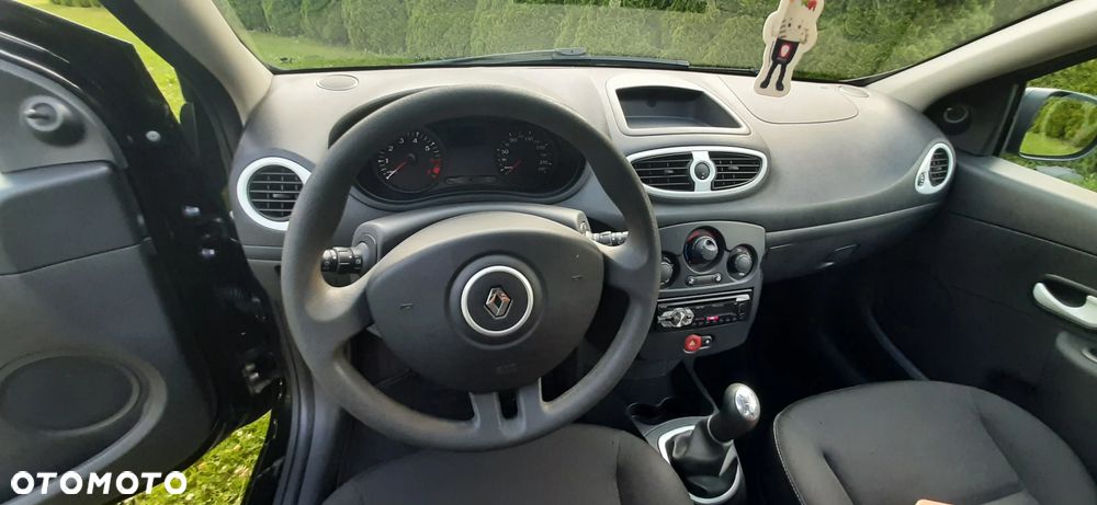 Renault Clio - 35