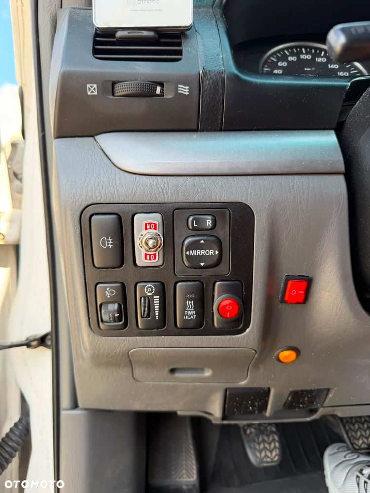 Toyota Land Cruiser - 21