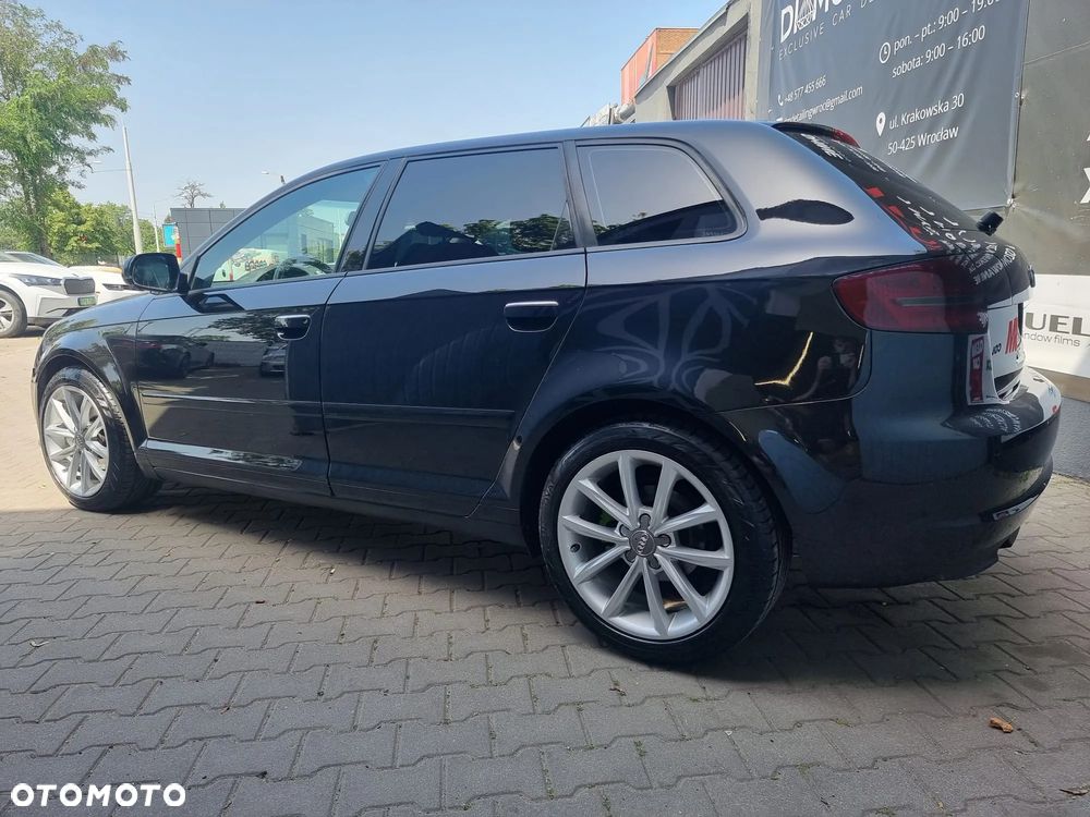Audi A3 Sportback 1.6 TDI DPF Ambiente - 9