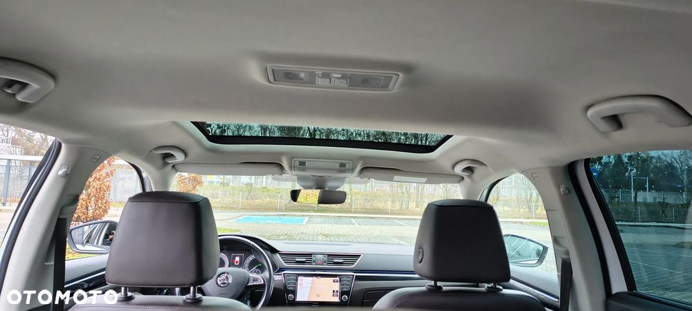 Skoda Superb 2.0 TDI DSG L&K - 23