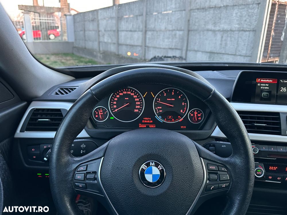 BMW Seria 3 320d xDrive AT - 9