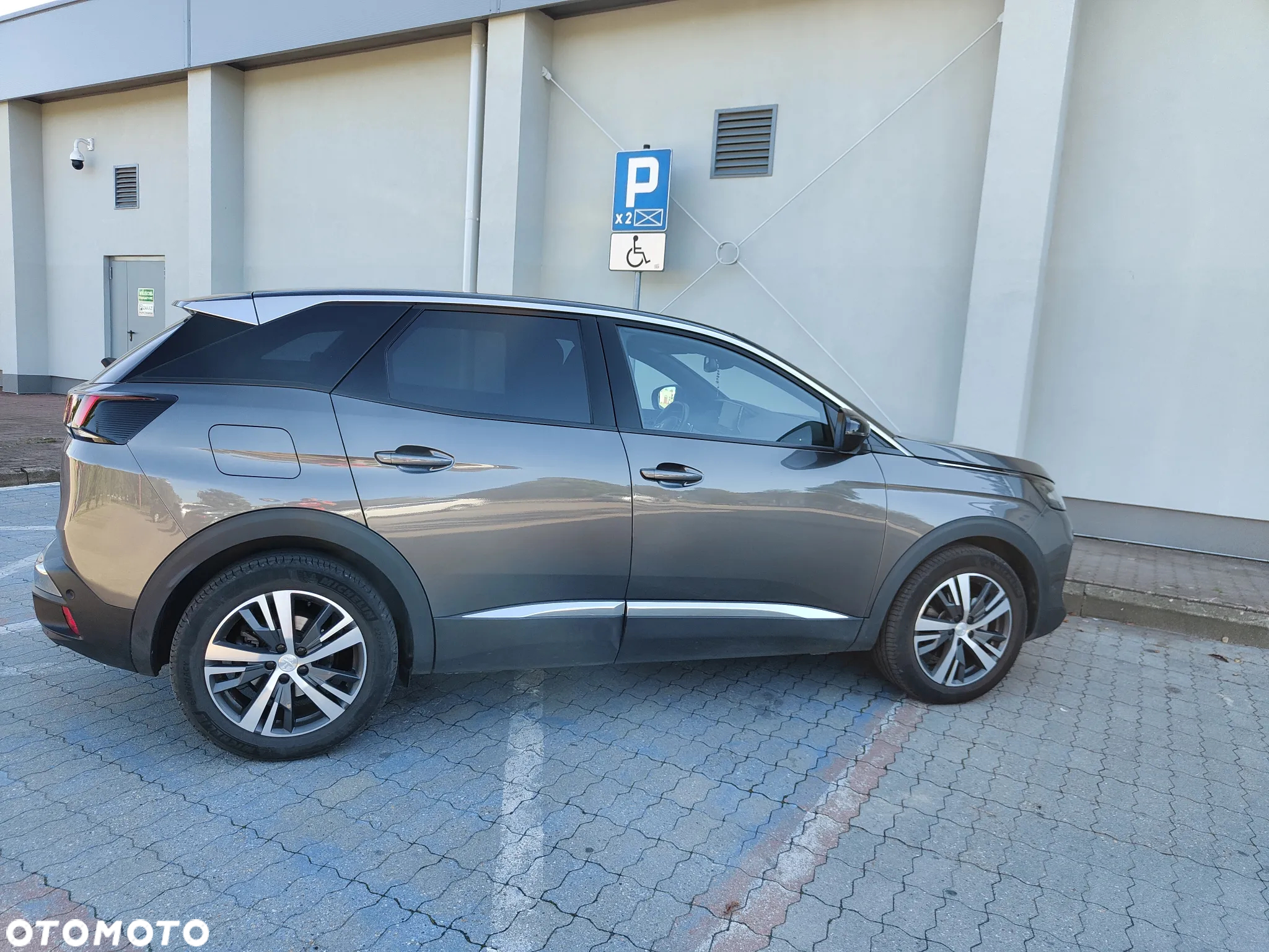 Peugeot 3008 1.5 BlueHDi Allure S&S EAT8 - 4