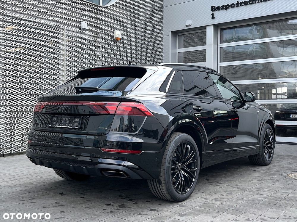 Audi Q8 - 9