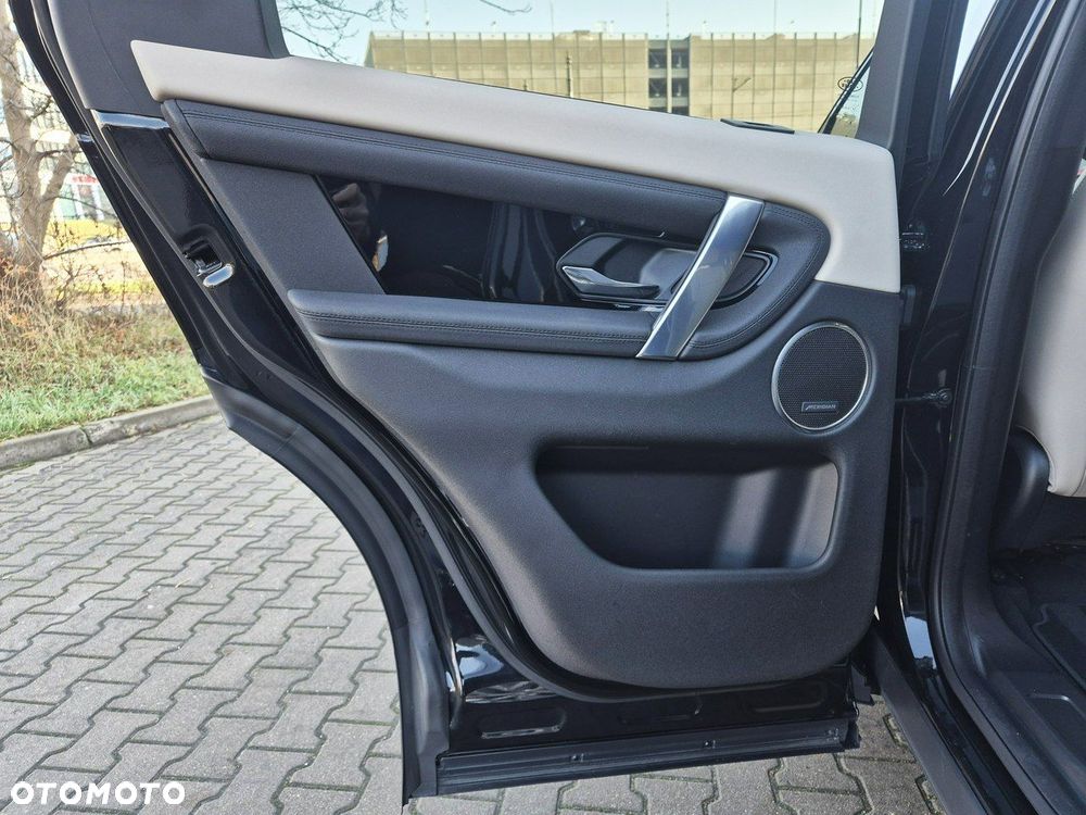 Land Rover Discovery Sport - 24