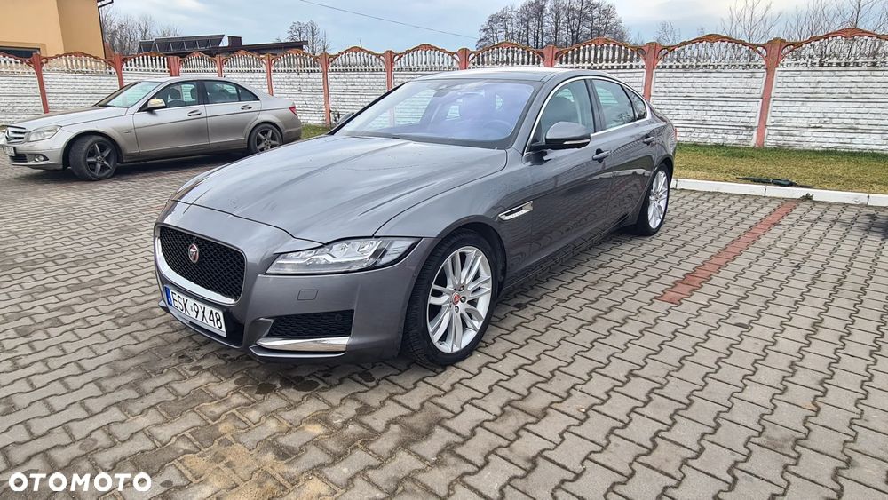 Jaguar XF 20d Portfolio - 1