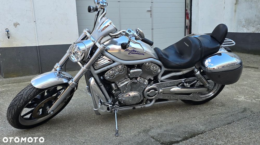 Harley-Davidson V-Rod Street Rod - 2