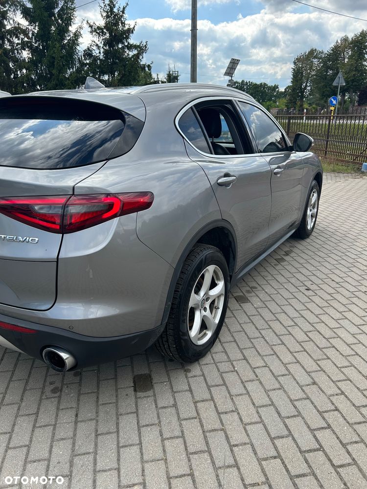 Alfa Romeo Stelvio 2.0 Turbo 16V AT8-Q4 Super - 9