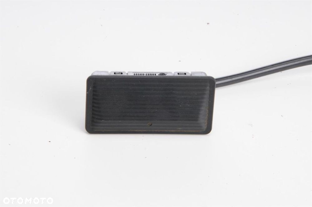 SSANGYONG TIVOLI KLAMKA MIKROSTYK OTWIERANIA KLAPY - 2