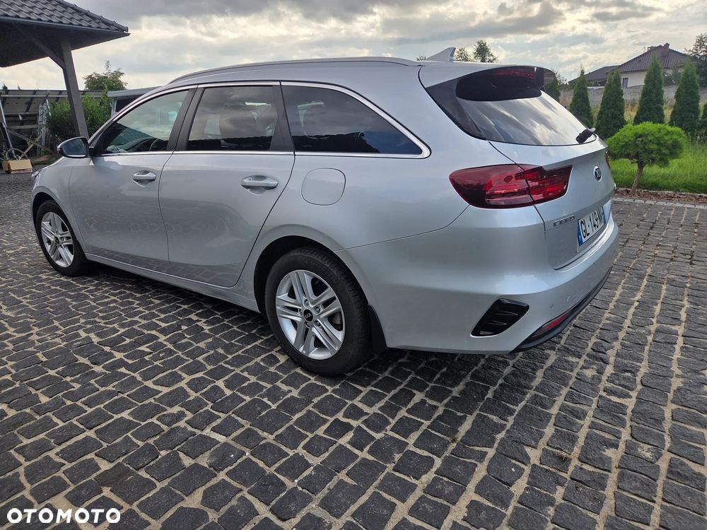 Kia Ceed 1.6 CRDi Eco-Dynamics+ (48V Mild-Hybrid) Platinum Edition - 13