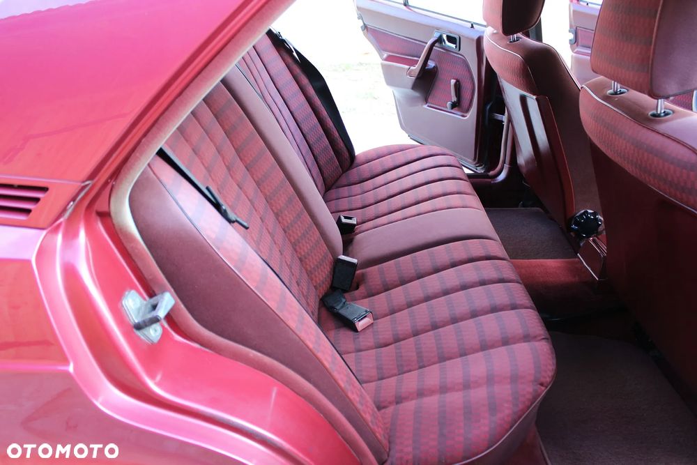 Mercedes-Benz W201 (190) - 20