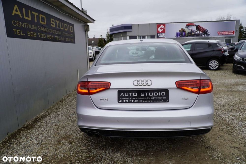 Audi A4 Limousine 2.0 TDI DPF S line Sportpaket - 31