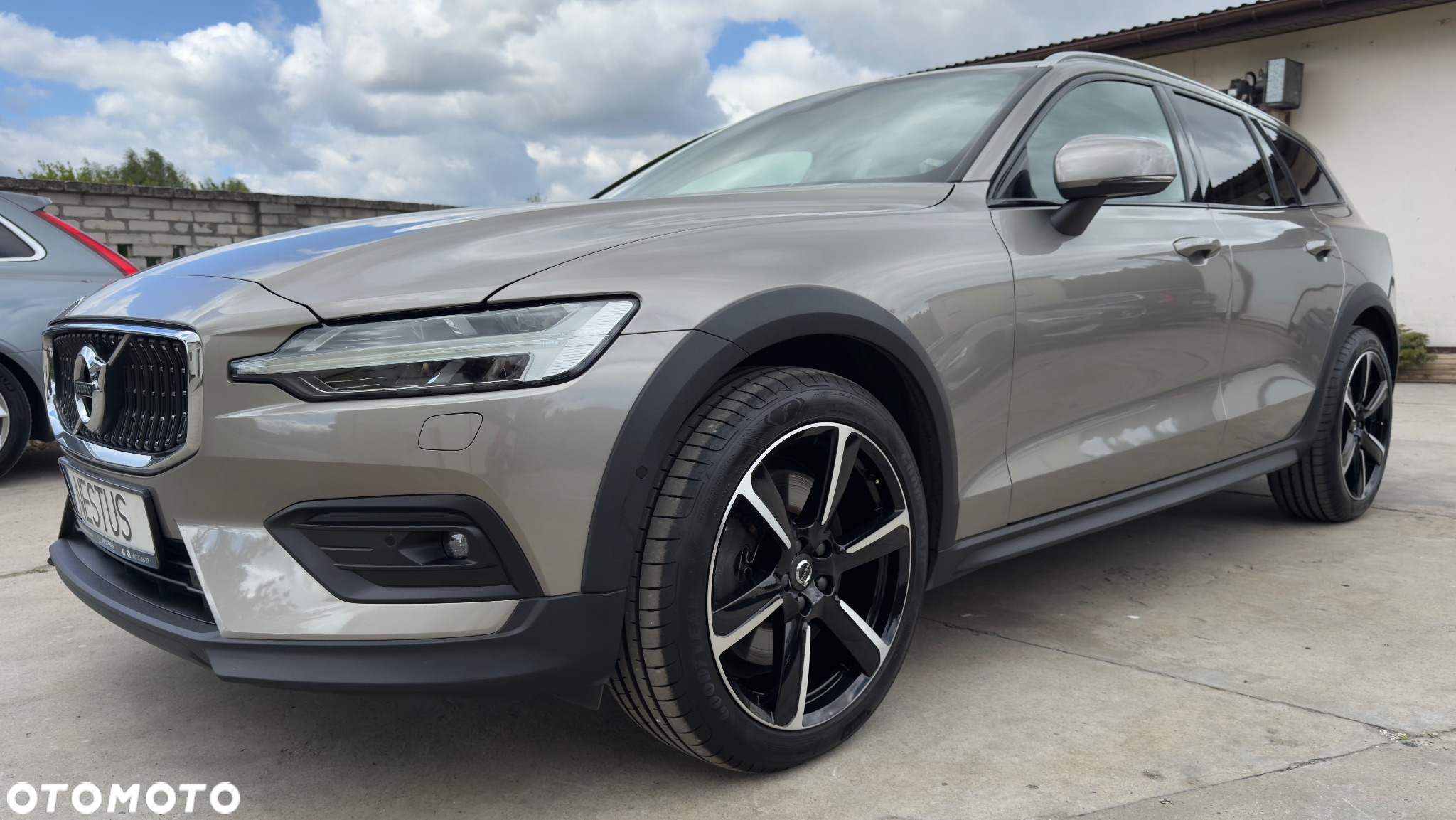 Volvo V60 Cross Country - 3