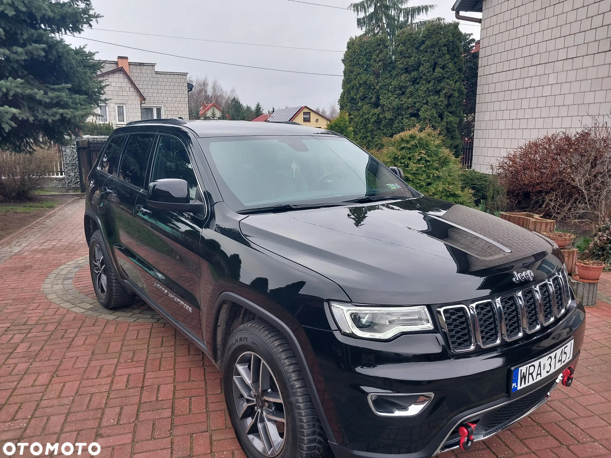 Jeep Grand Cherokee - 25