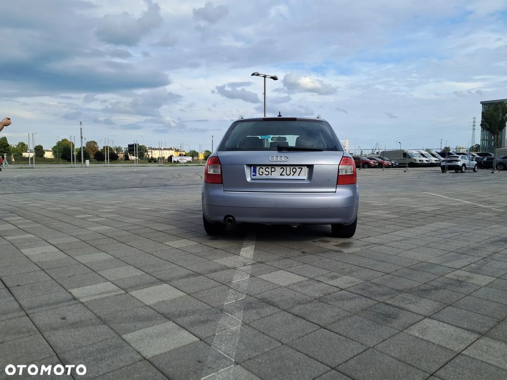 Audi A4 Avant - 4