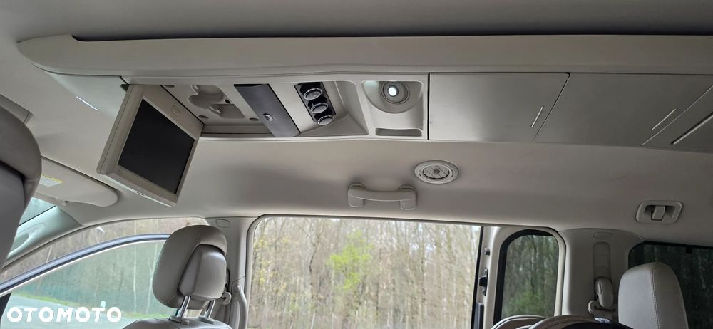 Chrysler Town & Country 3.6 Limited - 17