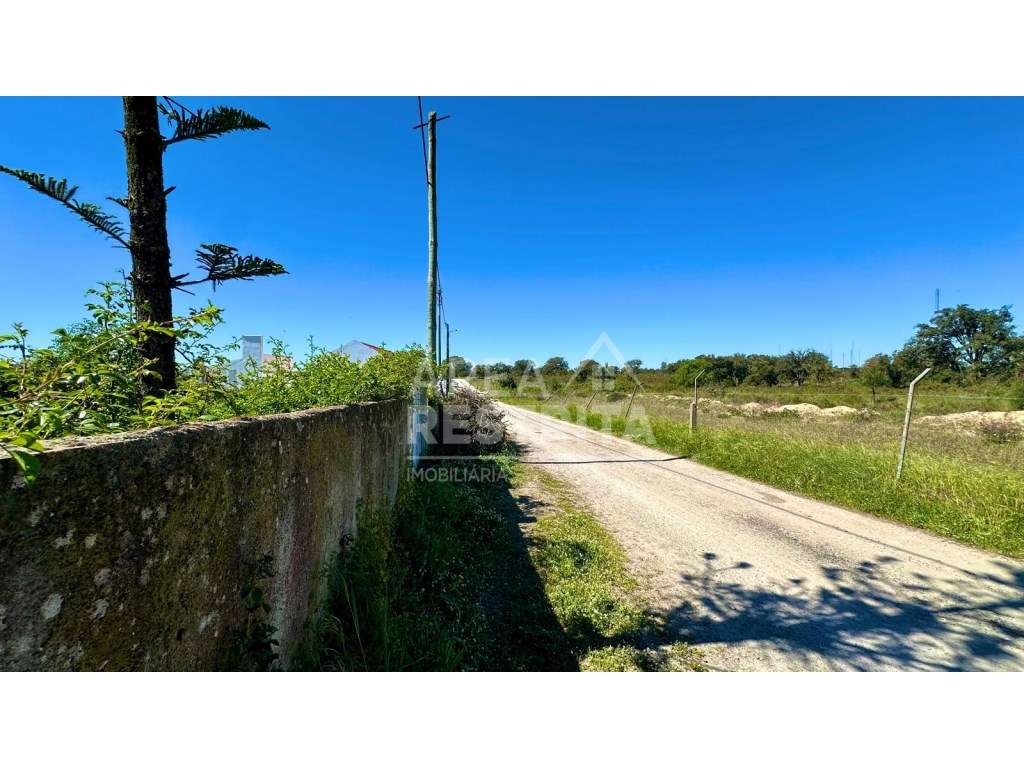 Moradia T2 - para recuperar - em Canha (Montijo- Setúbal) - Grande imagem: 4/48