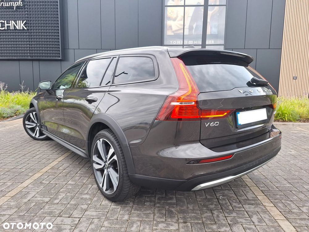 Volvo V60 Cross Country Ultimate B5 B AWD - 8