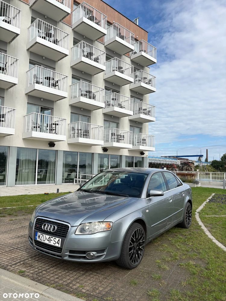 Audi A4 Limousine - 1