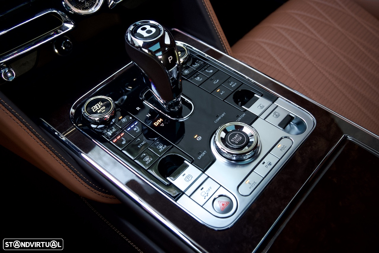 Bentley Flying Spur Hybrid - 44