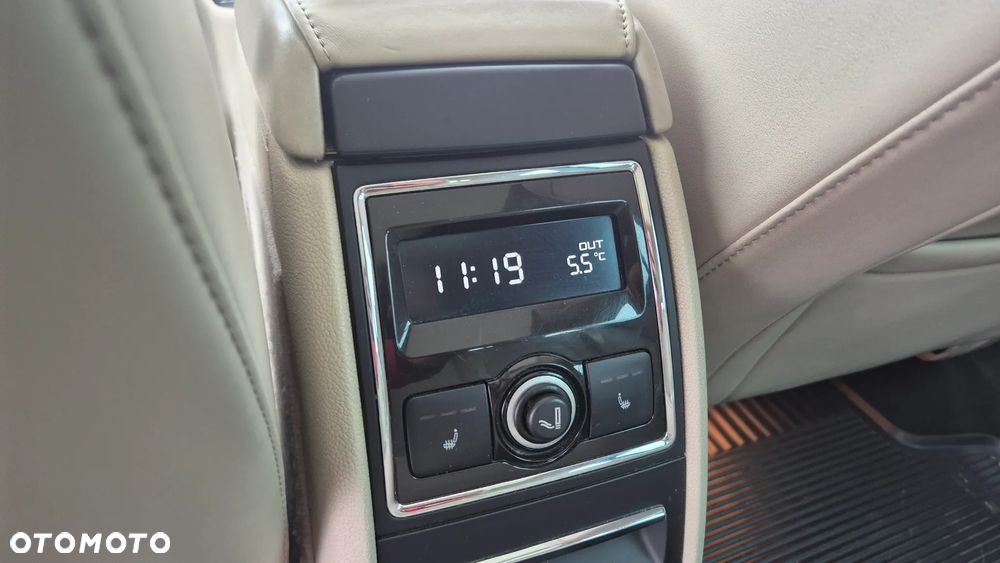 Skoda Superb 2.0 TDI 4x4 Platinum DSG - 20