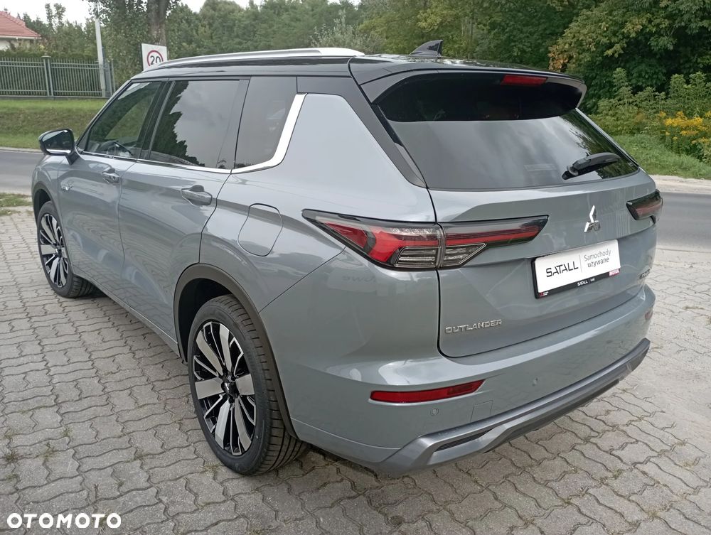 Mitsubishi Outlander Instyle Plus - 26