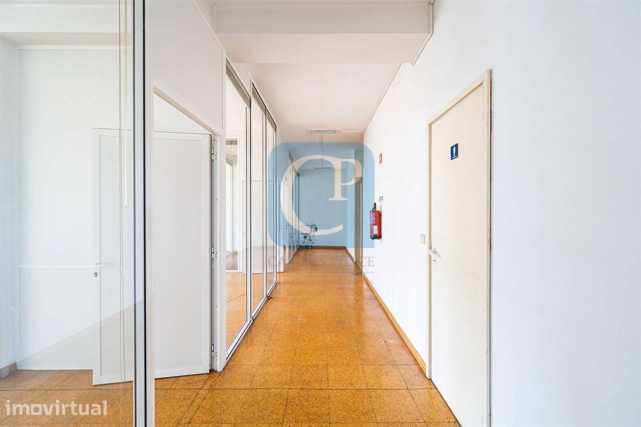 Espaço comercial para serviços ou escritório em Leça da Palmeira - Grande imagem: 5/20