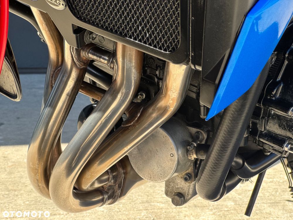 Suzuki GSR - 25