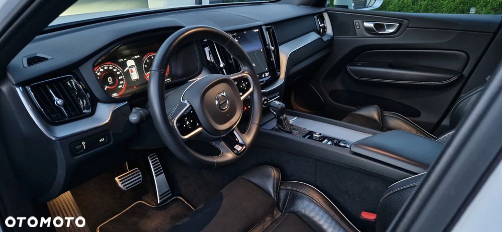 Volvo XC 60 T5 GPF AWD R-Design - 25
