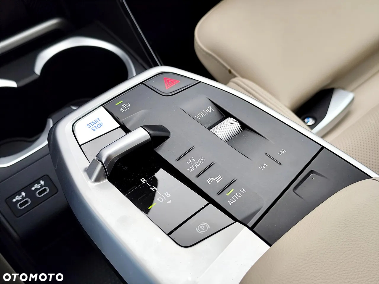 BMW iX1 xDrive30 66.5kWh xLine - 16