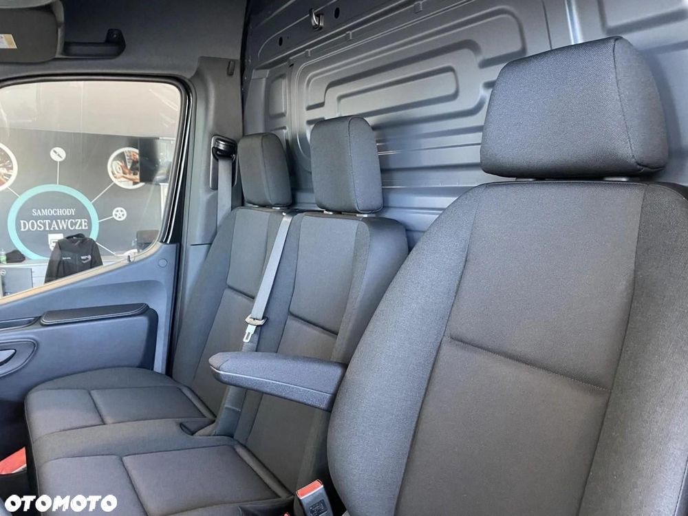 Mercedes-Benz Sprinter - 16