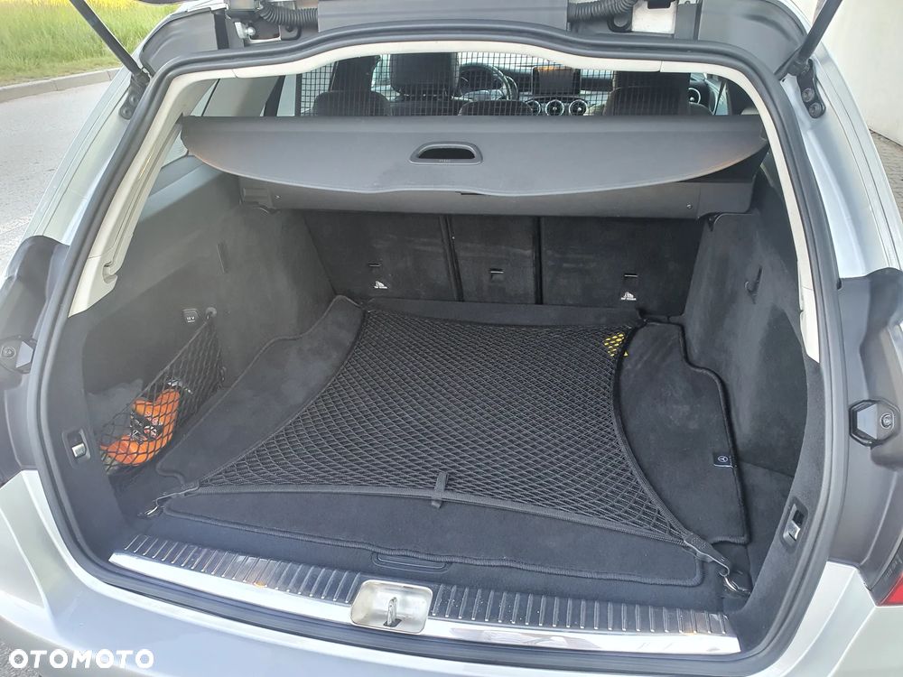 Mercedes-Benz Klasa C 180 T Avantgarde - 22