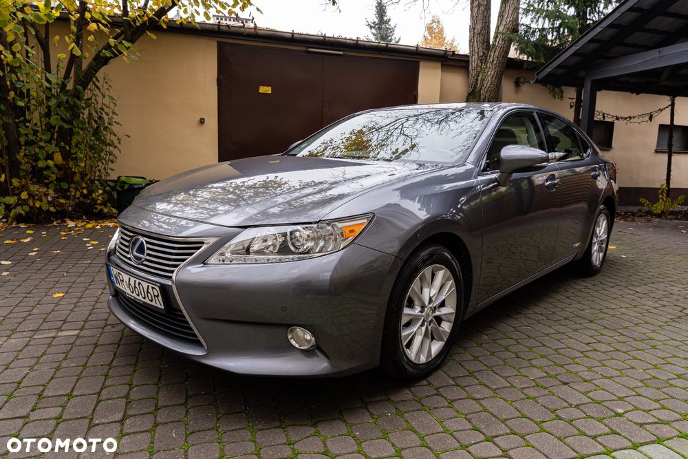 Lexus ES - 5