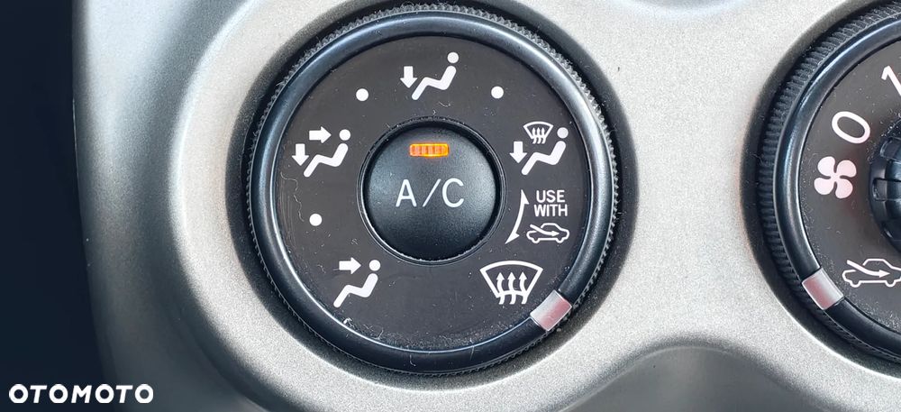 Toyota Urban Cruiser 1.4 D-4D 4x2 Town - 24