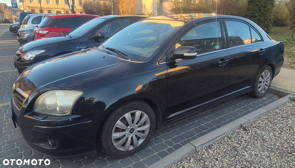 Toyota Avensis - 2