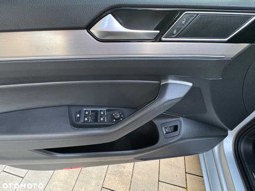 Volkswagen Passat 2.0 TDI BMT Highline DSG - 17